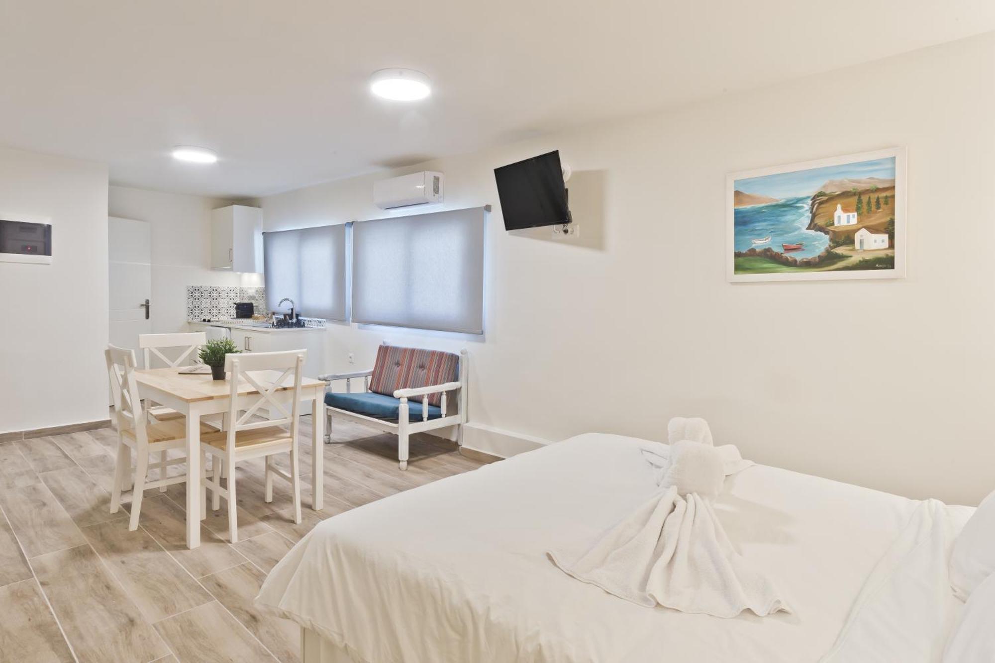 Posidonia Luxury Suites Cárpatos Exterior foto