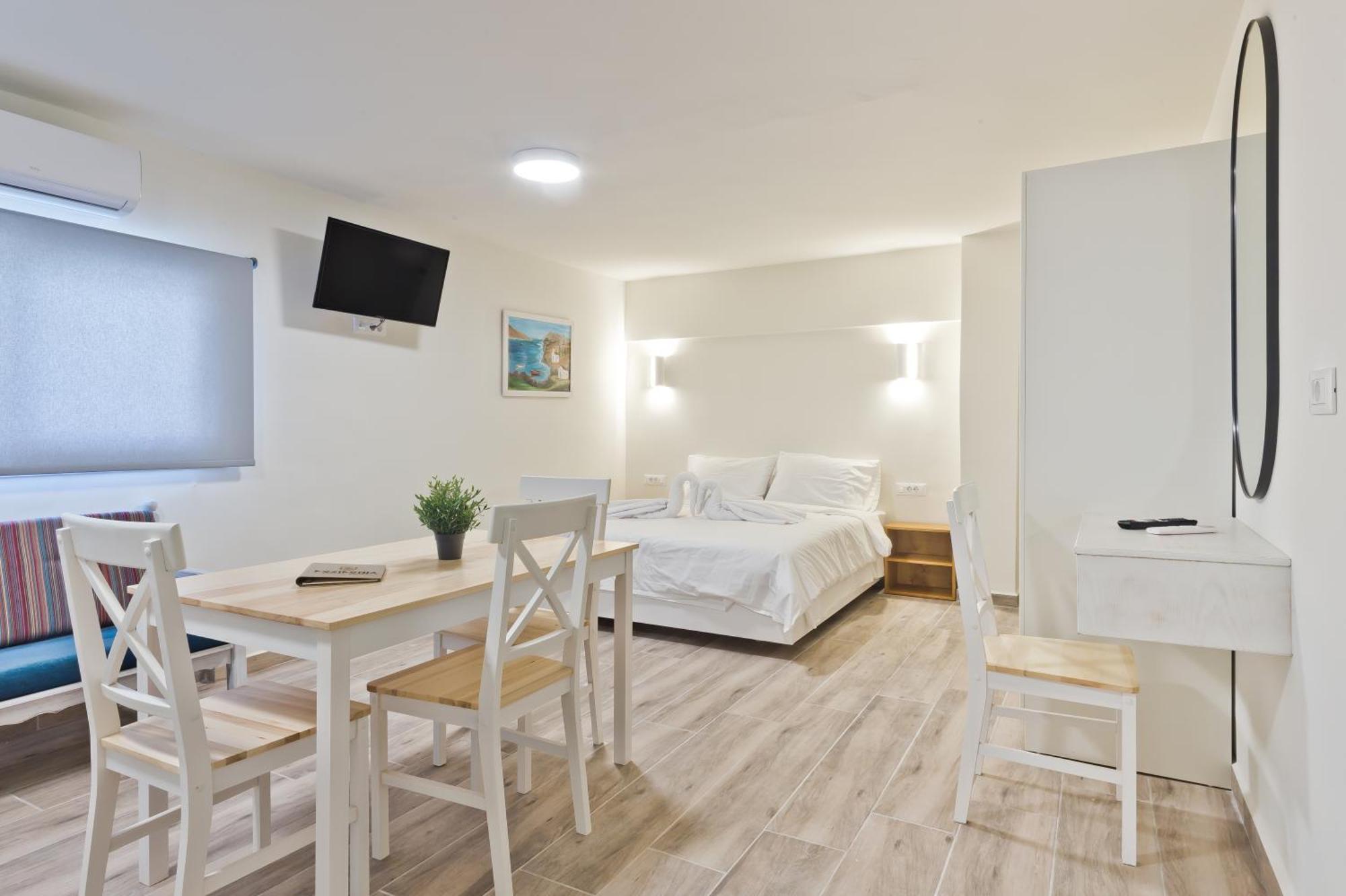Posidonia Luxury Suites Cárpatos Exterior foto
